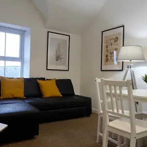 https://bright-and-modern-4-person-apartment-in-city-centre.cardiffhotelswales.com