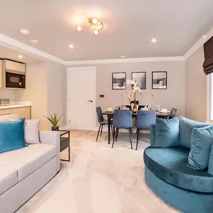 https://bootham-house-luxury-apartment.yorkshirehotels.net