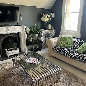  Apartment Beautiful 2 Bed In - Free Onsite Parking